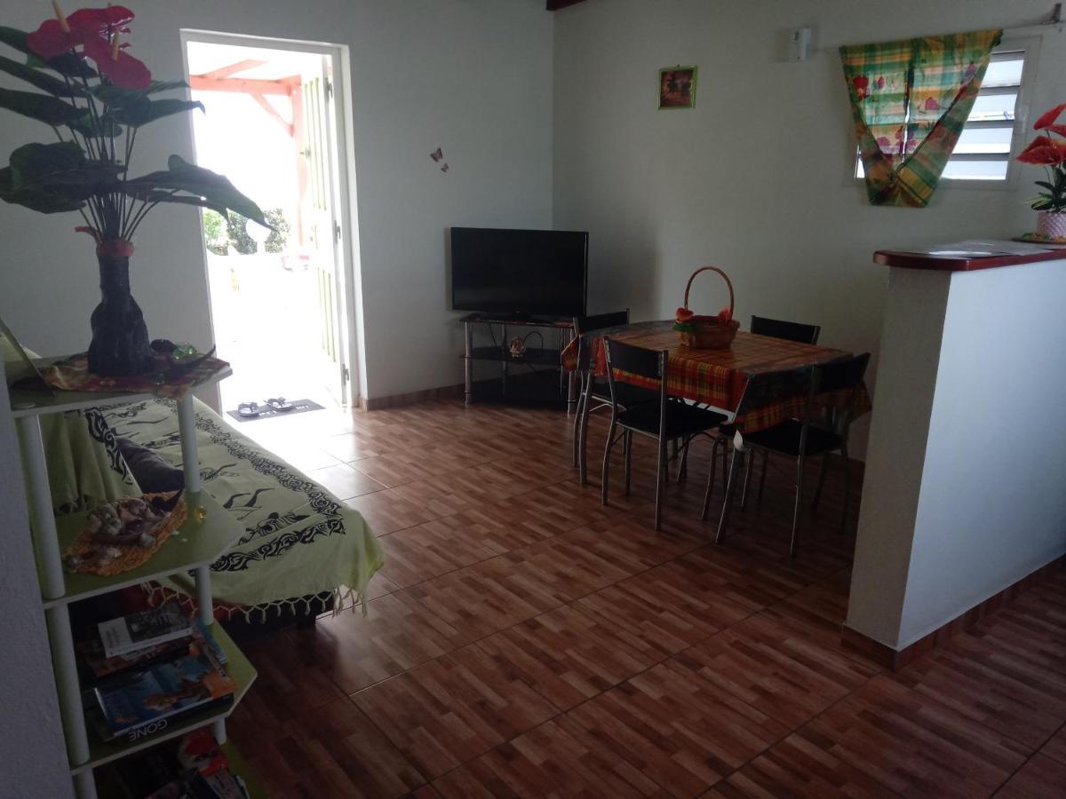 فيلا La Casa Binecha Avec Jacuzzi Baillif المظهر الخارجي الصورة