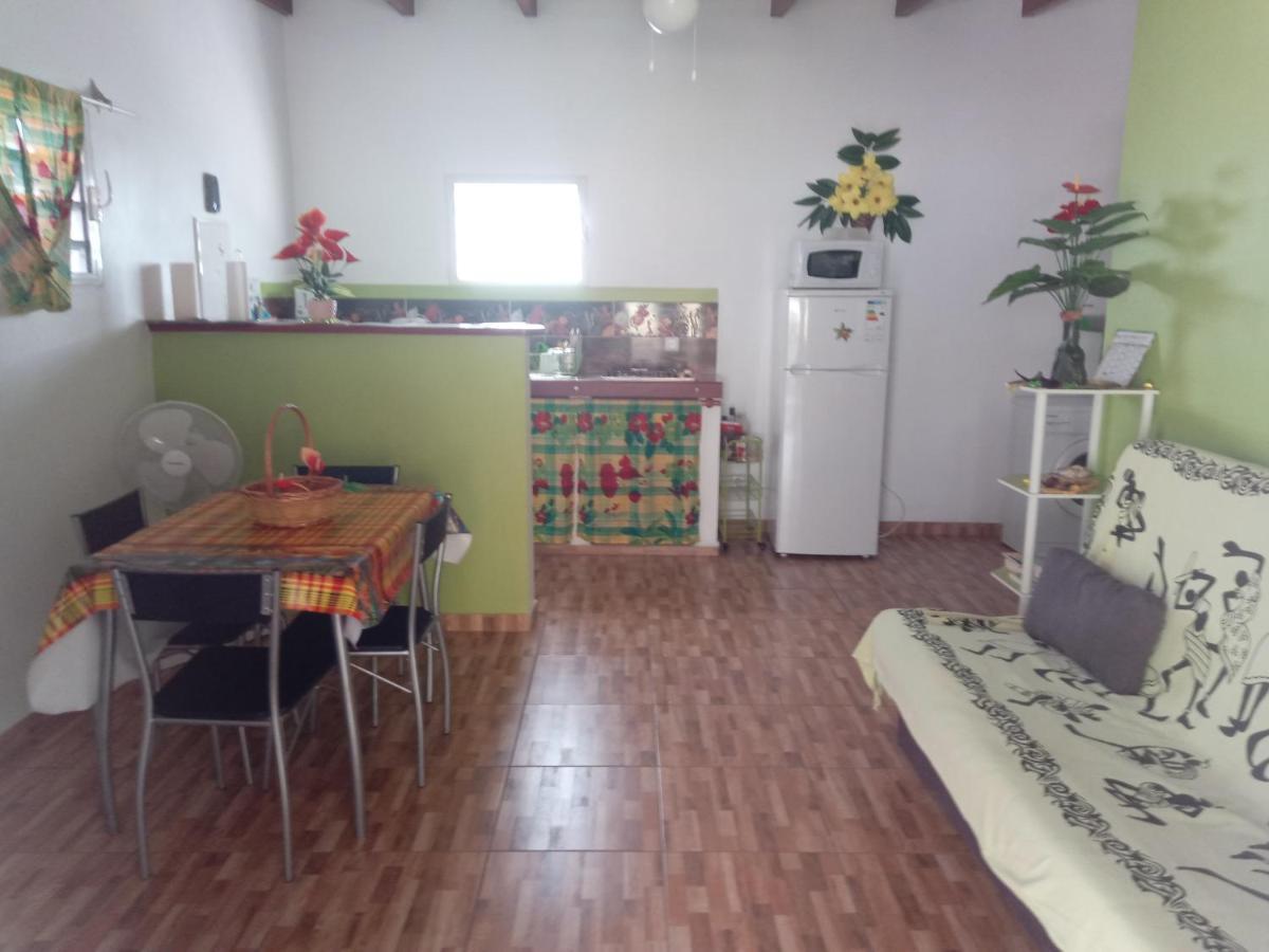 فيلا La Casa Binecha Avec Jacuzzi Baillif المظهر الخارجي الصورة