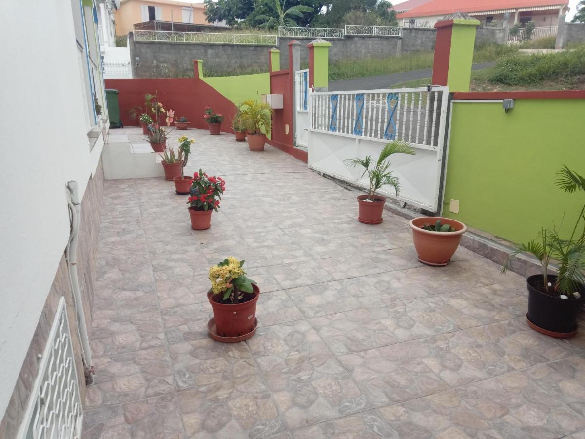 فيلا La Casa Binecha Avec Jacuzzi Baillif المظهر الخارجي الصورة