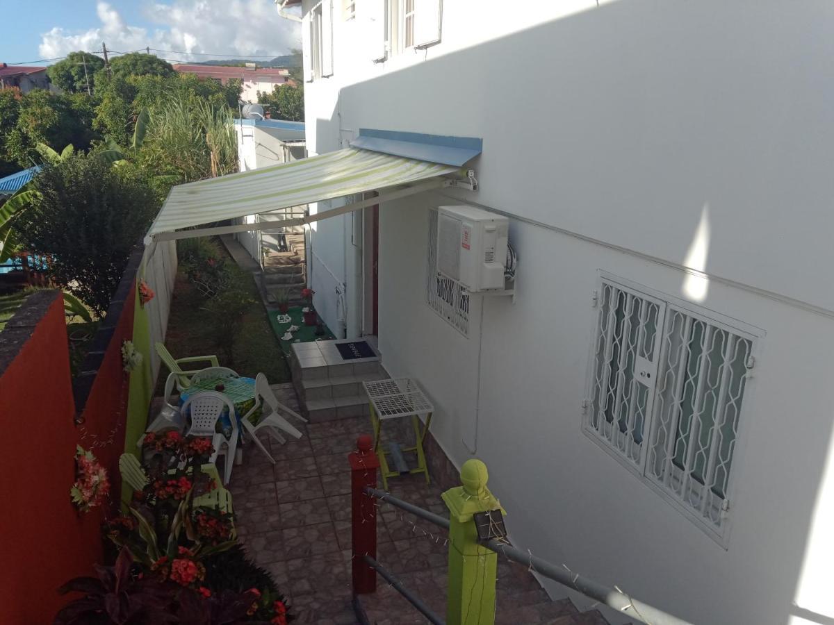 فيلا La Casa Binecha Avec Jacuzzi Baillif المظهر الخارجي الصورة