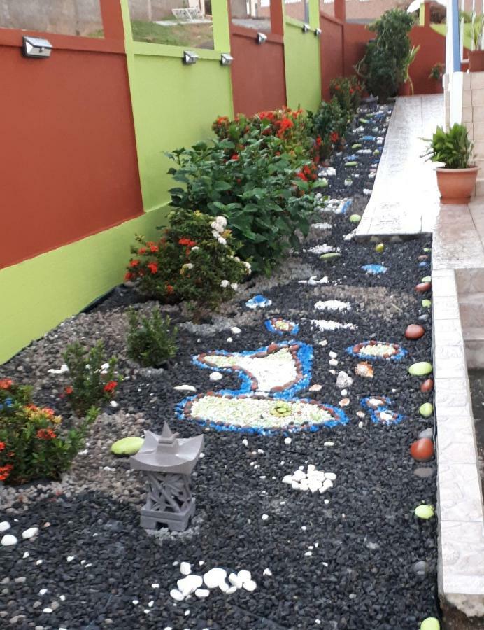 فيلا La Casa Binecha Avec Jacuzzi Baillif المظهر الخارجي الصورة