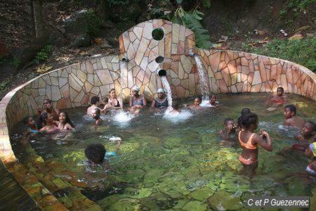 فيلا La Casa Binecha Avec Jacuzzi Baillif المظهر الخارجي الصورة